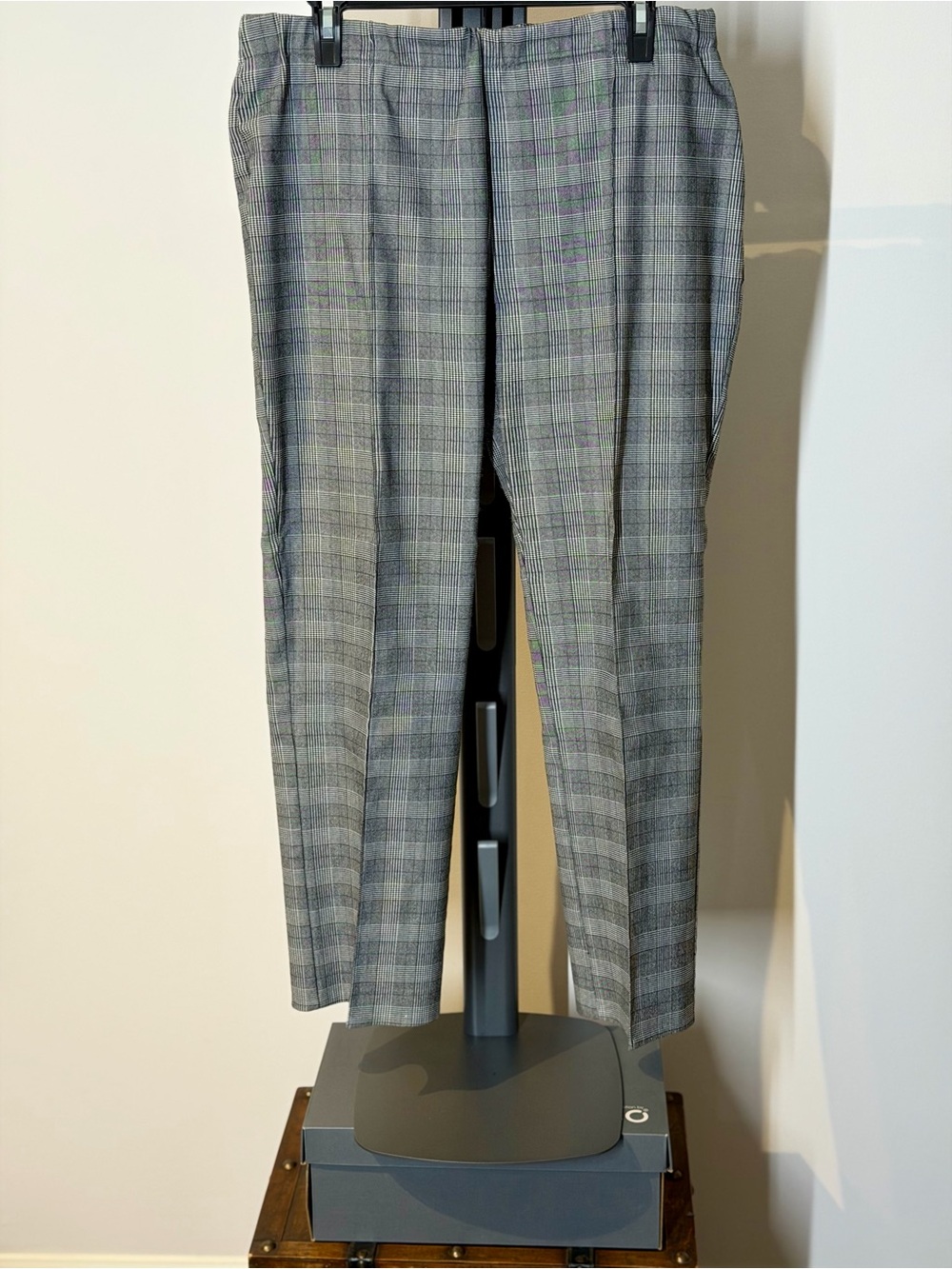 Gray Plaid Men's Dress Pants - Classic Tailored Style